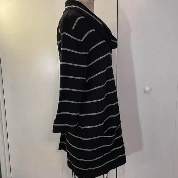 International Concepts black and silver striped tunic with front pockets - Picture 4 of 7